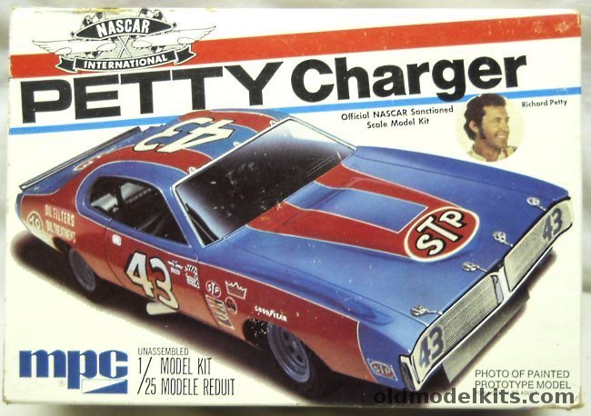 MPC 1/25 Richard Petty Dodge Charger NASCAR, 1-1713 plastic model kit